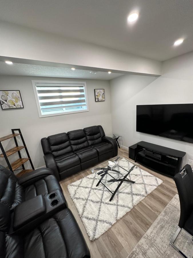 2 Bedroom 2 Washrooms Brand New Beautiful & Cozy Suite YYC 외부 사진