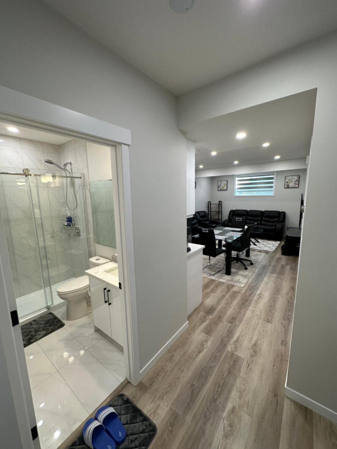 2 Bedroom 2 Washrooms Brand New Beautiful & Cozy Suite YYC 외부 사진