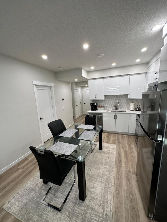 2 Bedroom 2 Washrooms Brand New Beautiful & Cozy Suite YYC 외부 사진