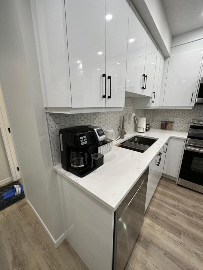 2 Bedroom 2 Washrooms Brand New Beautiful & Cozy Suite YYC 외부 사진