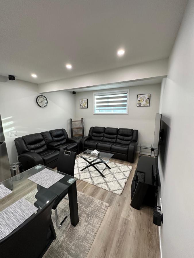 2 Bedroom 2 Washrooms Brand New Beautiful & Cozy Suite YYC 외부 사진